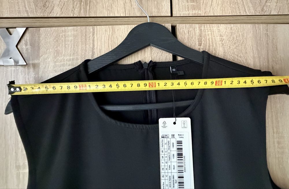 Noua cu eticheta, rochie plisata alb negru, XL/42