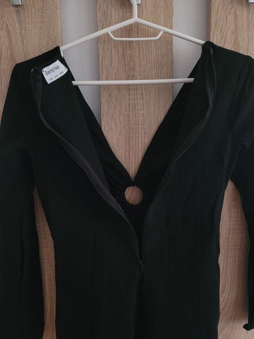 Vând rochie elegantă Bershka