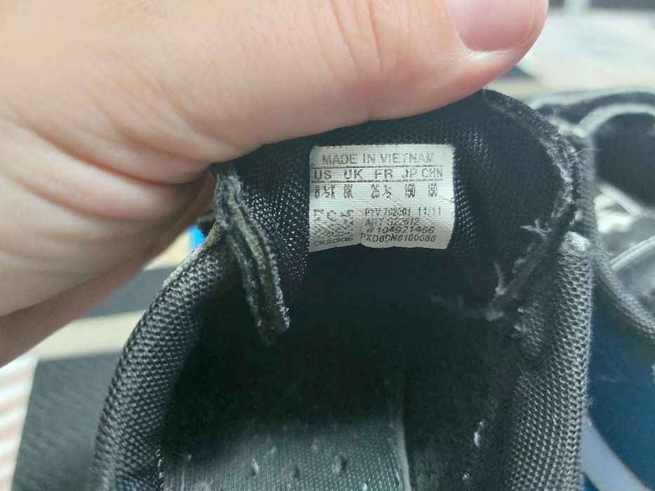 Два чифта маратонки  за 30лв.