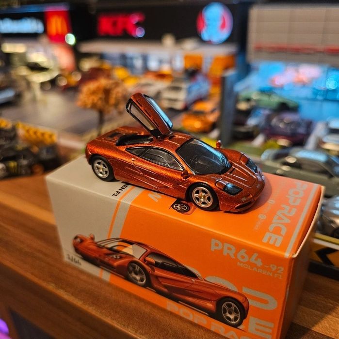 Pop Race 1:64 Mclaren F1 macheta auto premium de colectie