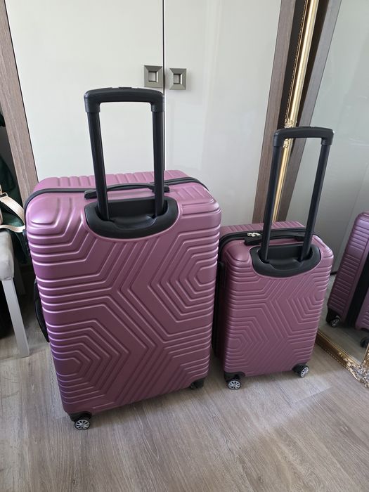 Troler mare de cală si unul mic de cabina