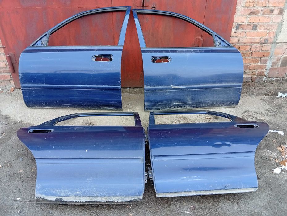 Двери Mazda Cronos Хэтчбек