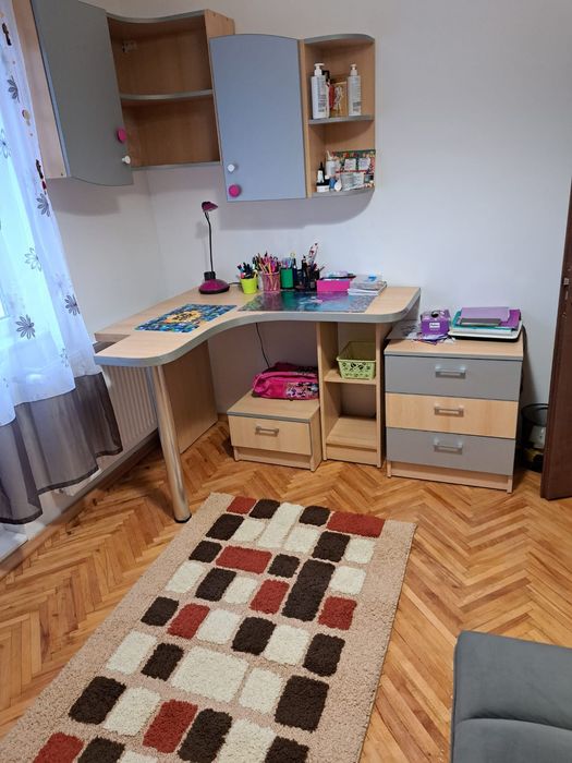 Închiriez apartament 4camere,ultracentral, vis-a-vis de Prefectură.