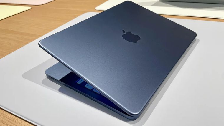 Новый Macbook neo 8/256