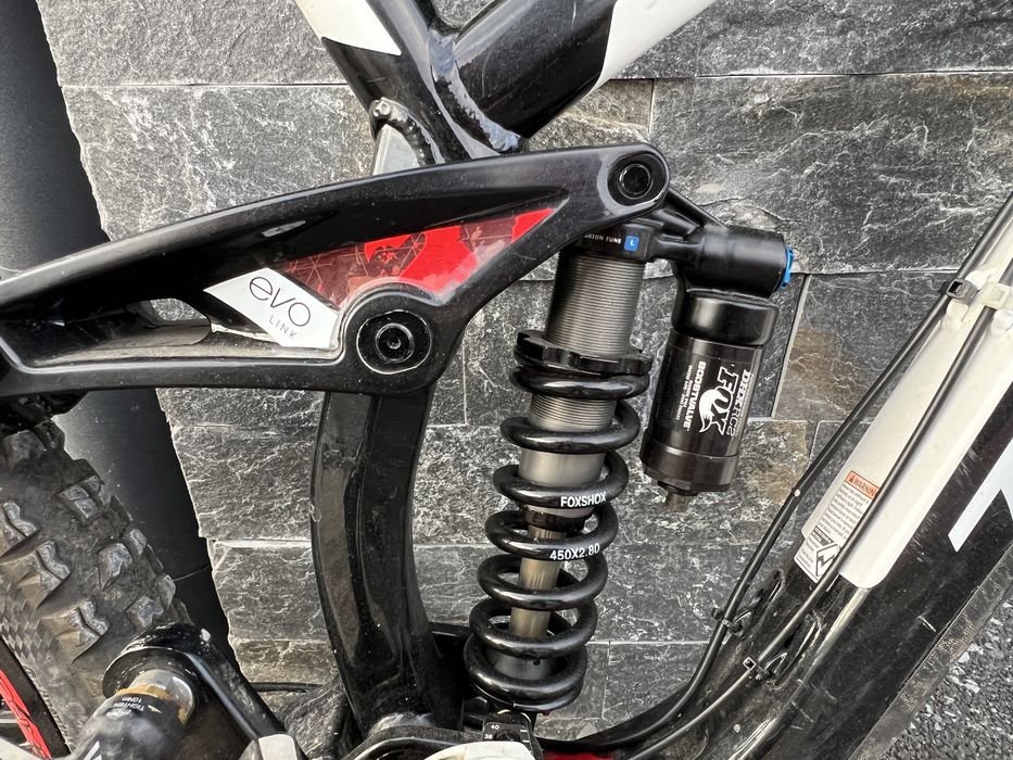 Titlu bun pentru OLX: Trek Session 8 FOX 40 Downhill/Freeride Bike Park MTB