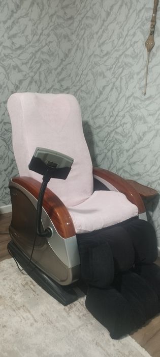 Продам массажное кресло б у