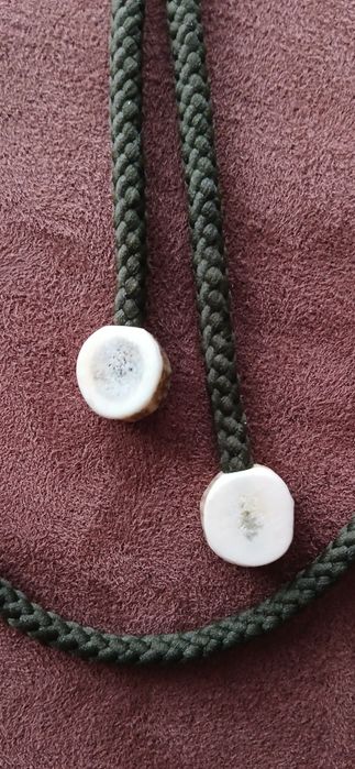 Cravata vanatoreasca din corn si bronz