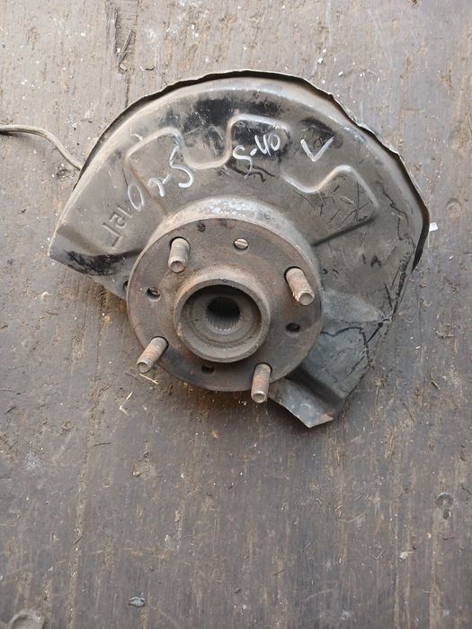 Ступица Вольво S40 левая