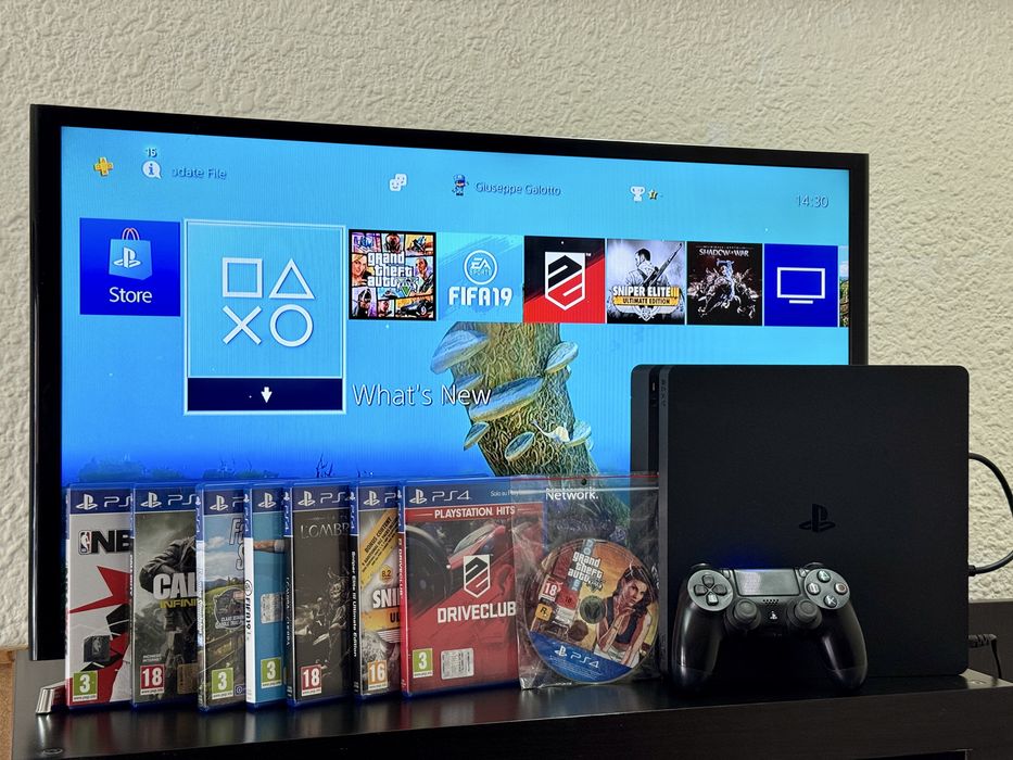 Playstation 4 Slim 500GB с контролер и 8 игри