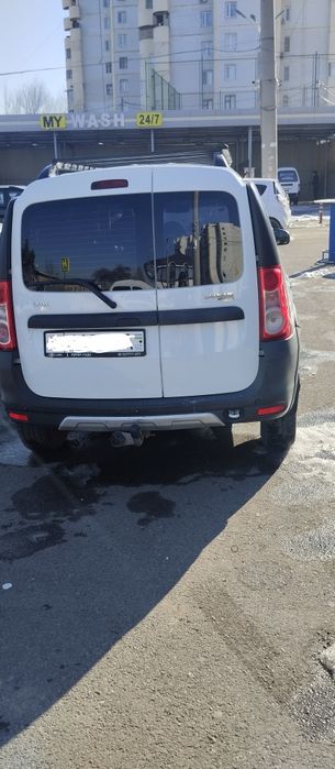 Lada Largus metani gaz baloni bilan