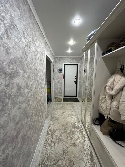 Продам трехкомнатную квартиру