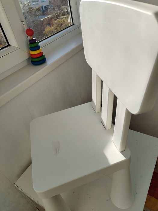 Продам  детский стол со стульчиком