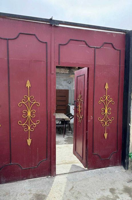 Hovli Sotiladi tez va arzon