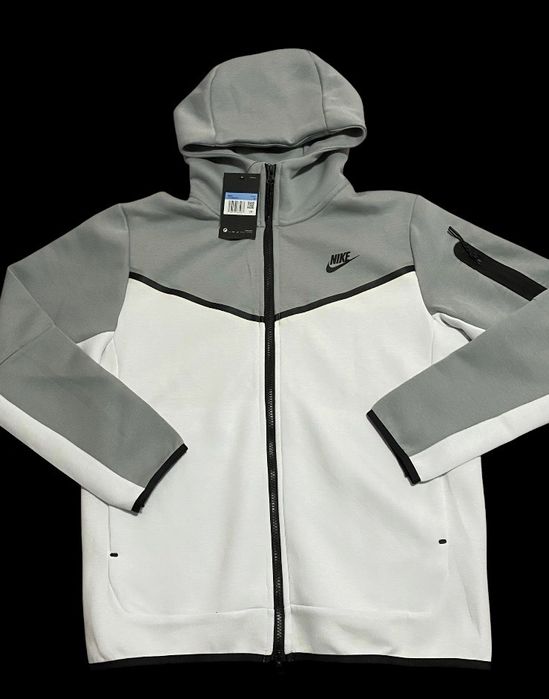 Hanorac Nike Tech