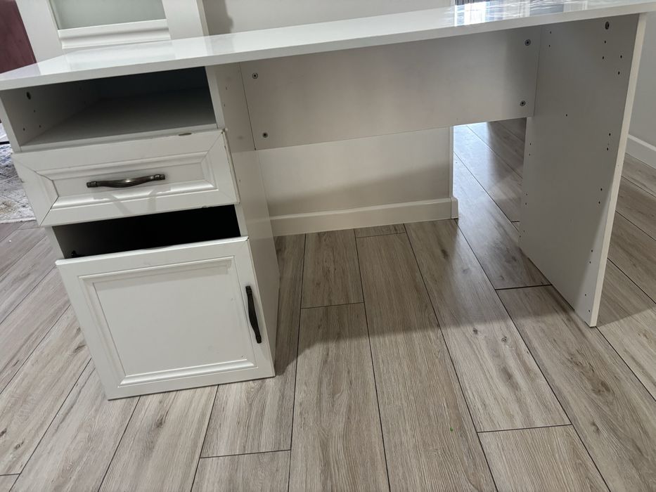 Продам письменный стол