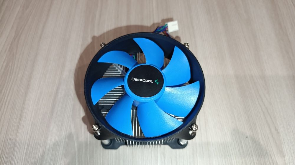 Процессор core i5 с охлаждением.