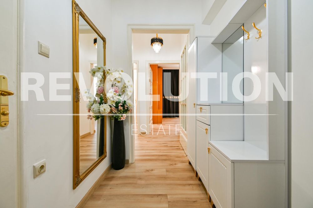 Дава се под наем Двустаен апартамент в София, Център - 62 кв.м за 800 € - Снимка #9