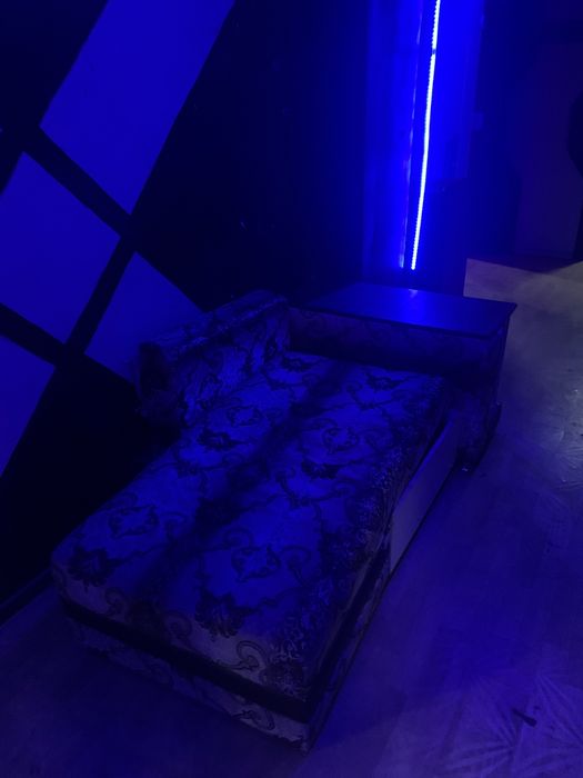 Диван срочно продам