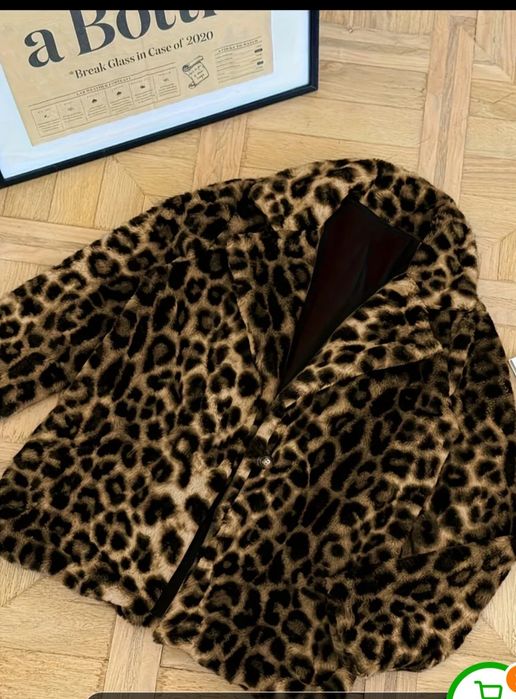 Продавам леопардов кожух.Размер 2X L.