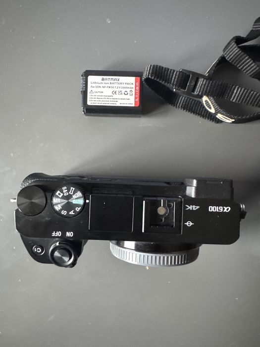 Sony a6100 + SmallRig cage  APS-C