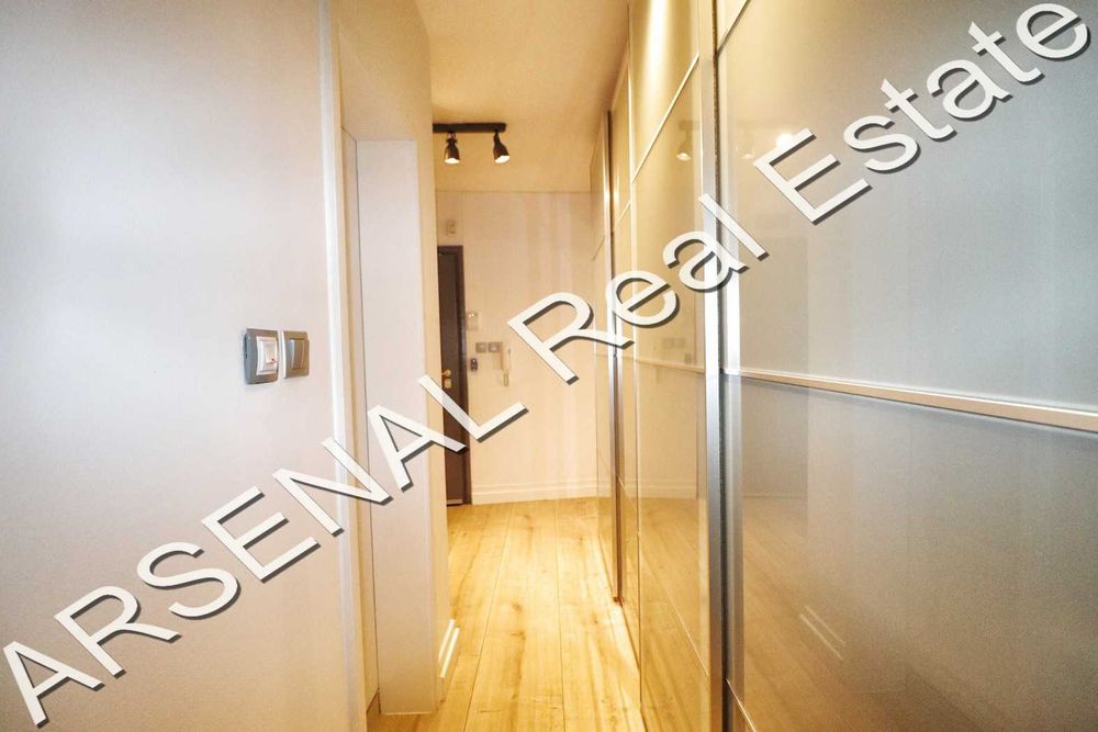 Дава се под наем Тристаен апартамент в София, Център - 120 кв.м за 1200 € - Снимка #1