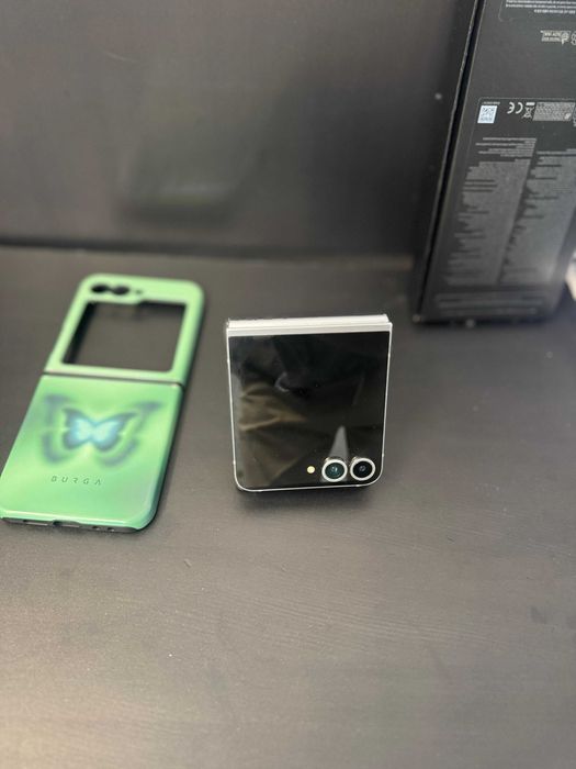 Samsung Galaxy Z Flip 6