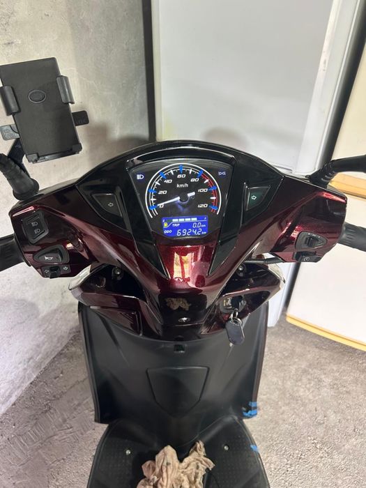 Продам скутер 125 кубов