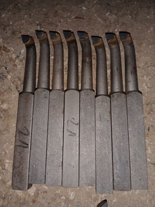 Продам резцы токарные