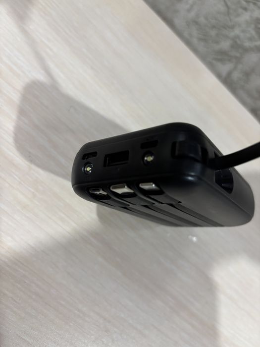 продам пауербанк новый