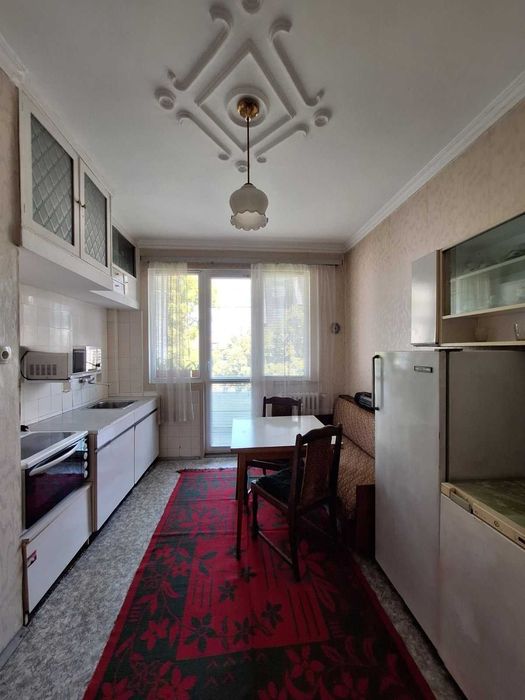 Дава се под наем Тристаен апартамент в София, Център - 75 кв.м за 550 € - Снимка #2