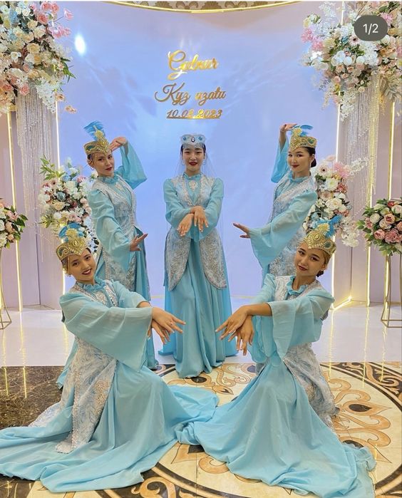 Танцевальные костюмы