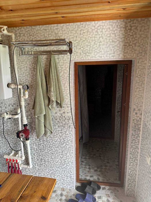 Катедж сотилади.