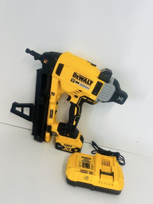 Dewalt DCN 890 pistol batut cuie beton metal