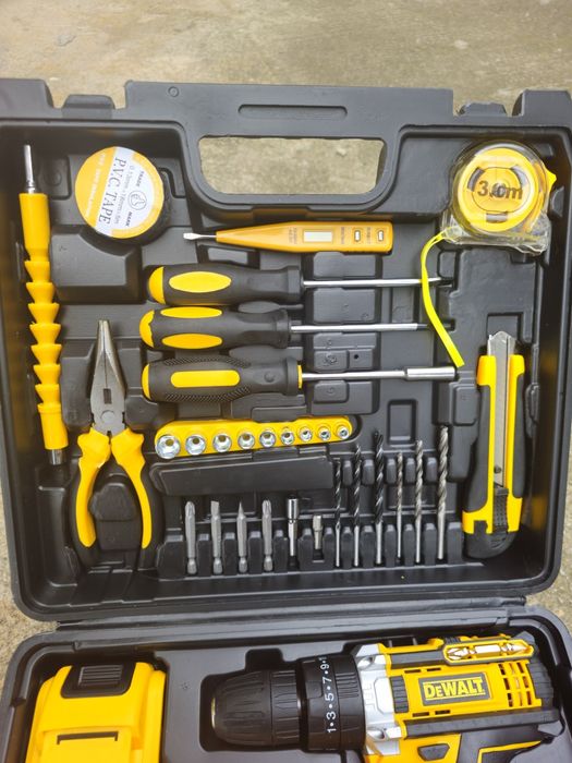 Акумулаторен ударен винтоверт