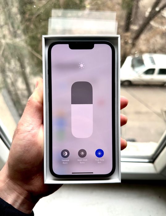 Продам Айфон 13