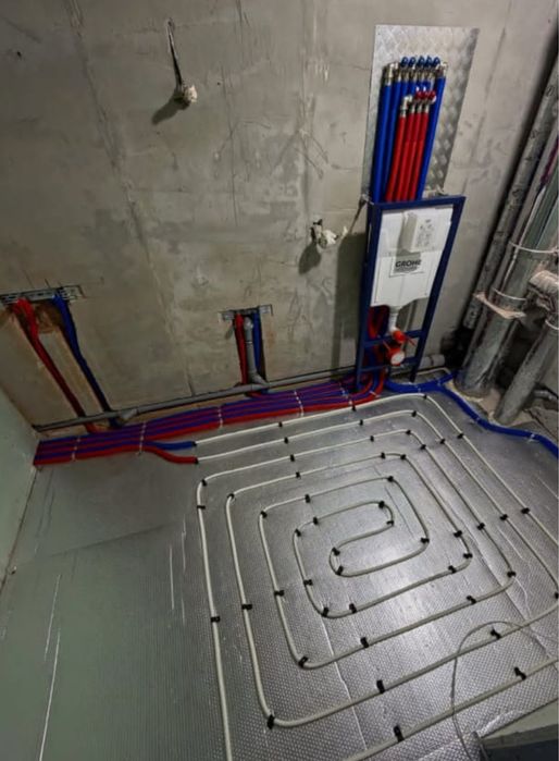 Сантехник, пластик, металл