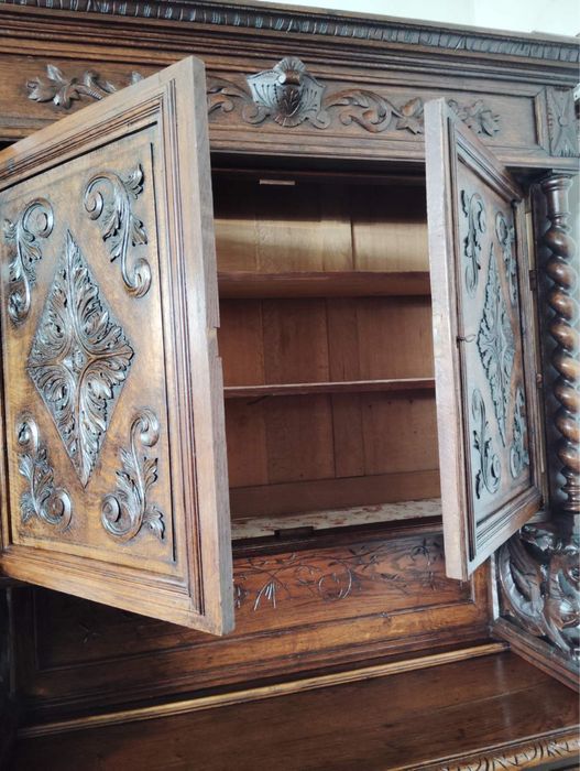 Неоренесансов бюфет