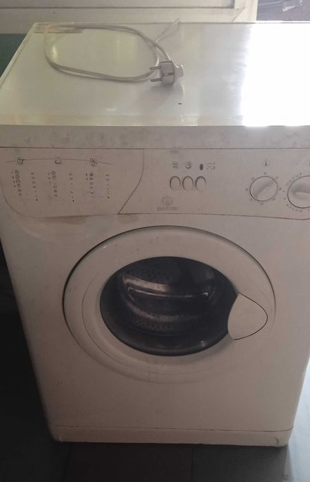Стиральные машины Indesit б/у, можно на запчасти