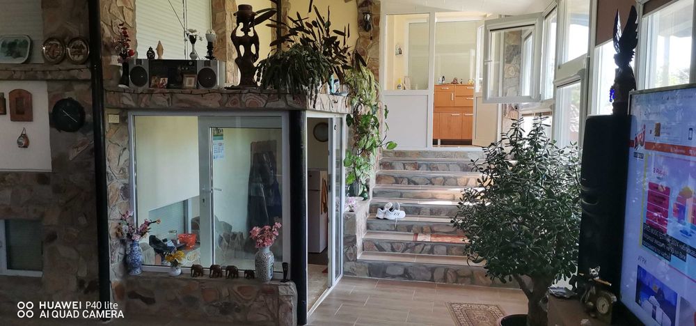 Собственик продава къща, цена 190000 евро.