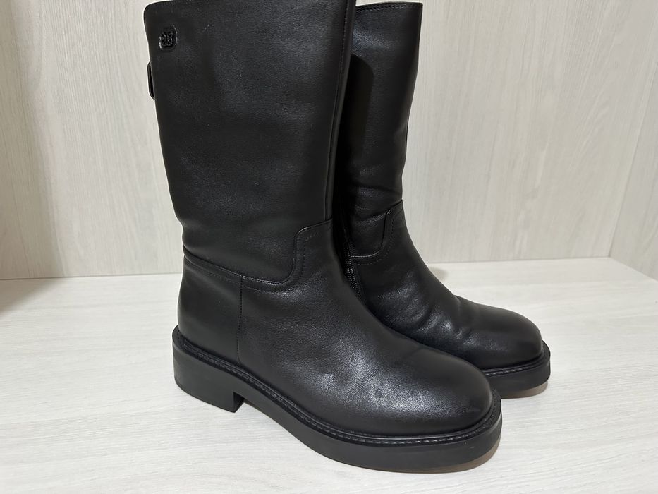 Испаниялық брендтен етік.