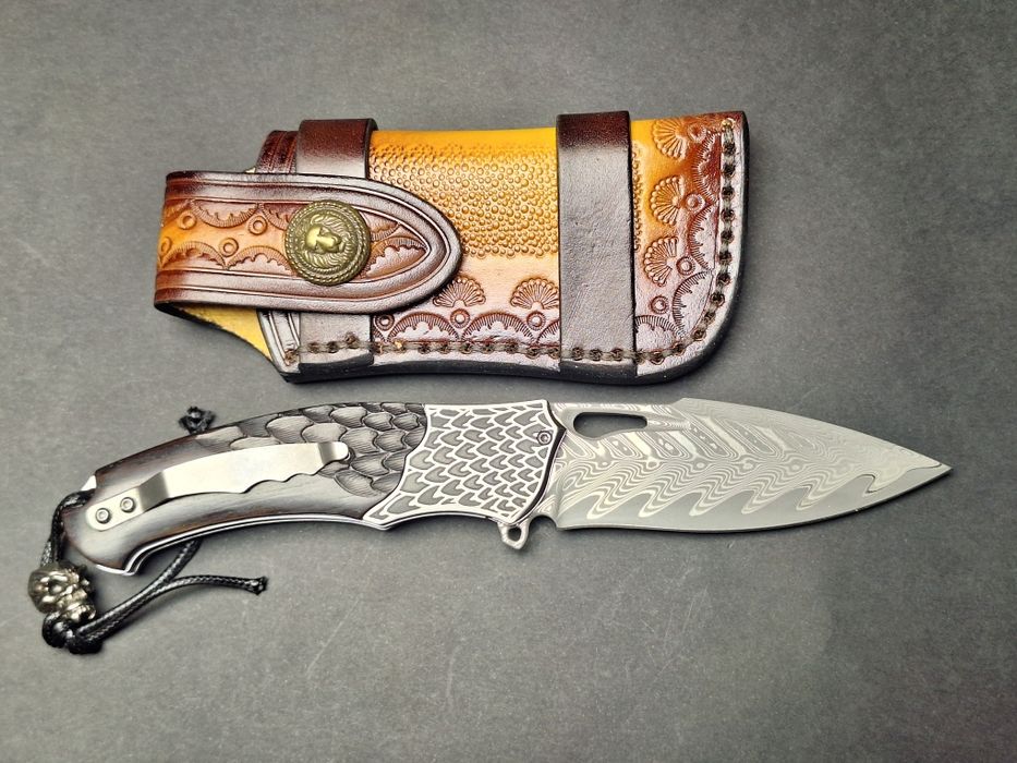 Сгъваем нож от дамаска стомана VG-10 стомана с кожен калъф