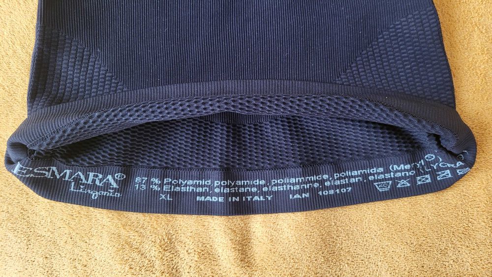 Дамски стягащ топ