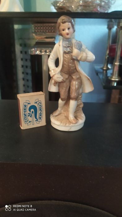 Статуэтки ,Германия ,Англия