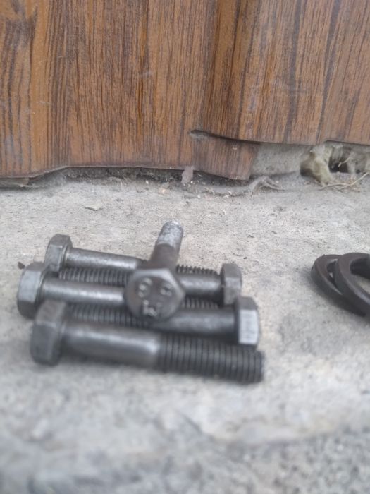 Болт м.5.8. И  шайба