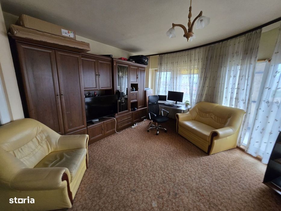 Apartament 3 camere, 2 bai, centrala proprie, Complexul Studentesc