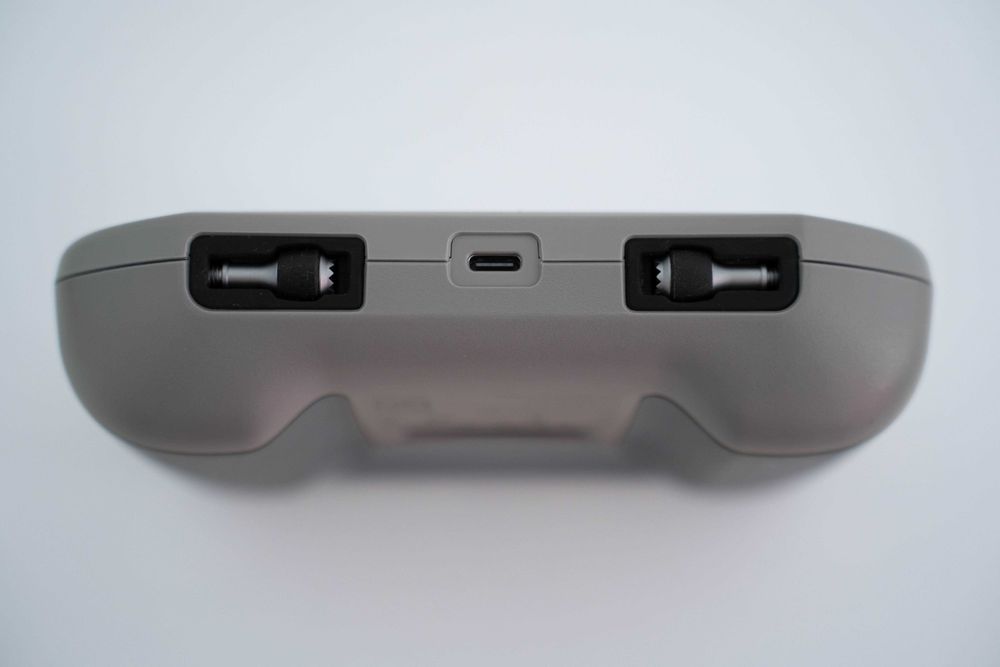 Vând telecomandă originală DJI RC-N1