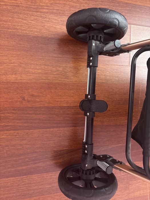 детская коляска плоти