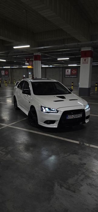 Mitsubishi Lancer Mașina este în stare impecabilă cu toate componentele upgrade noi !