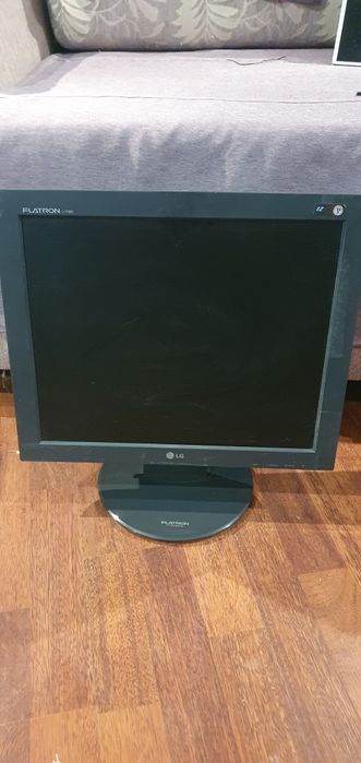 Монитор LG 19' хорошее состояние