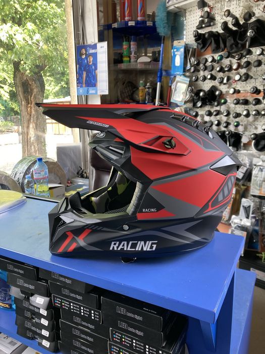 Нова Кросова Каска М // каска Крос Мотор M